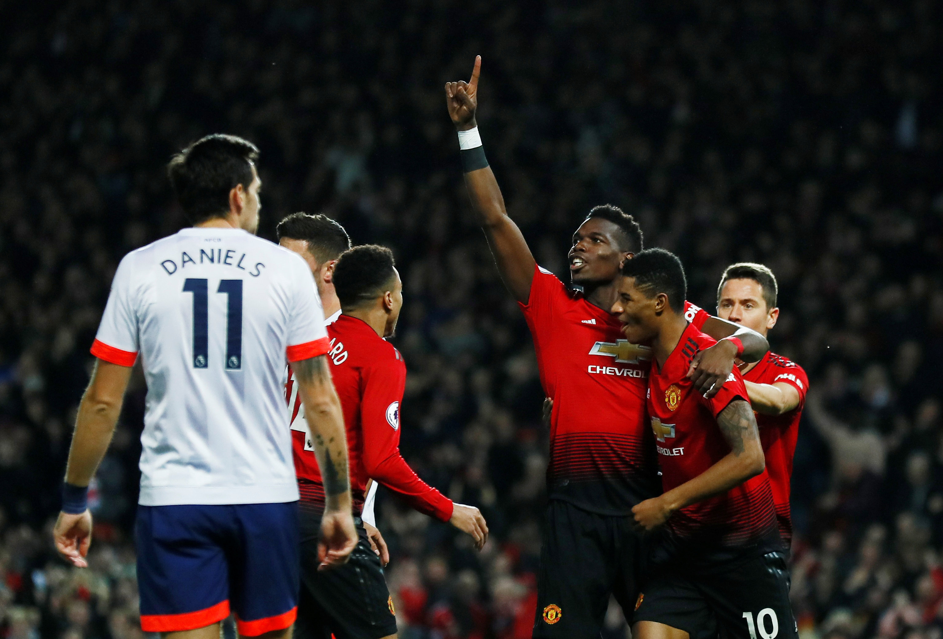 上的相关球 上的相关球